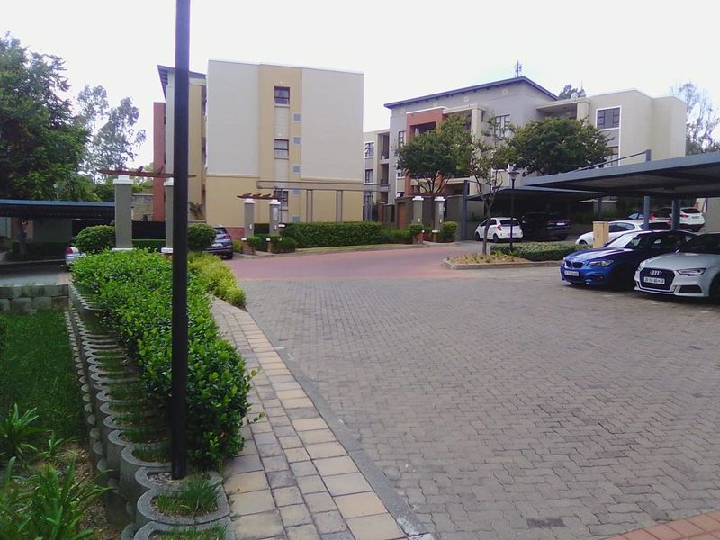 Apartment For Sale in Douglasdale - Photo 2