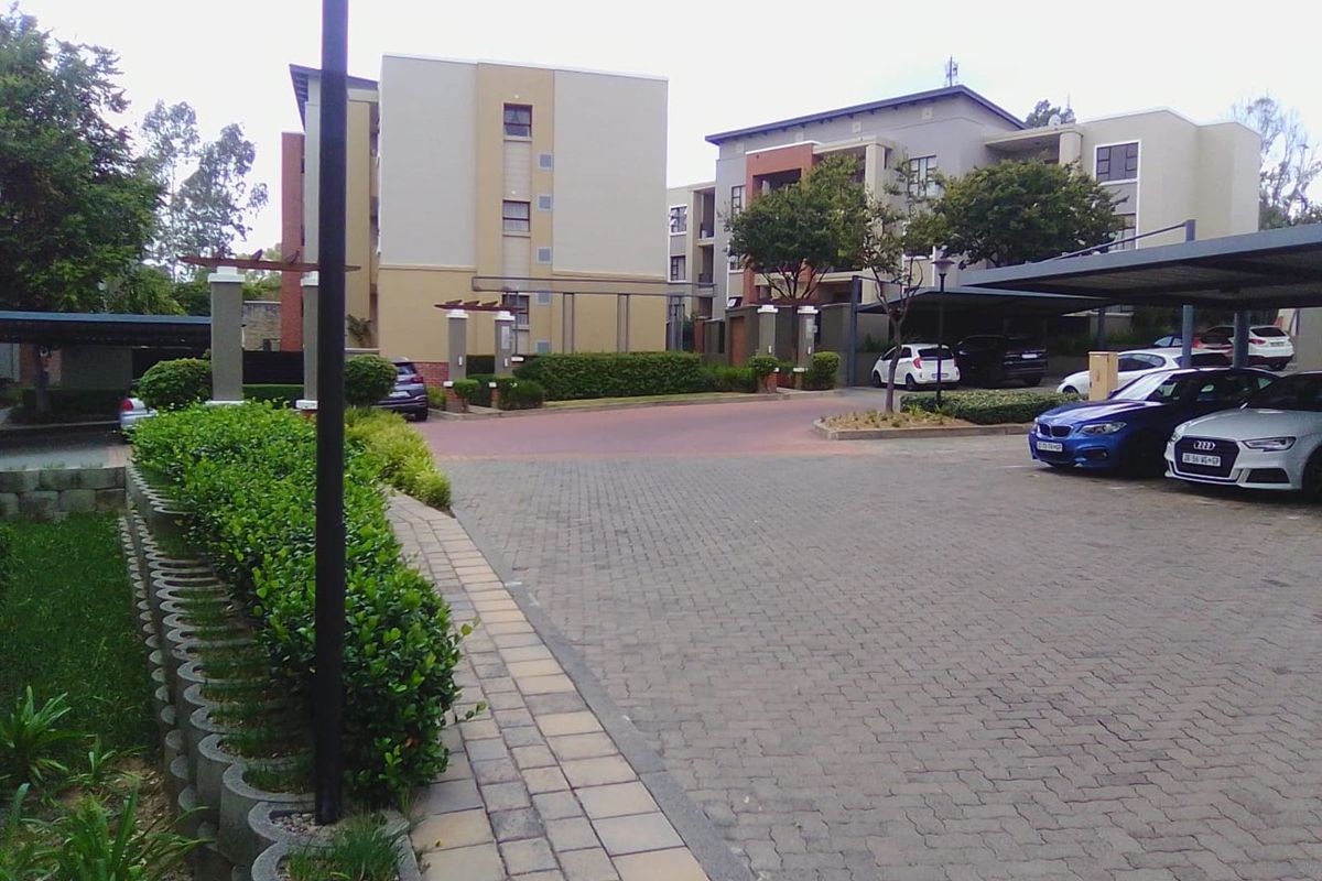 Apartment For Sale in Douglasdale - Photo 2