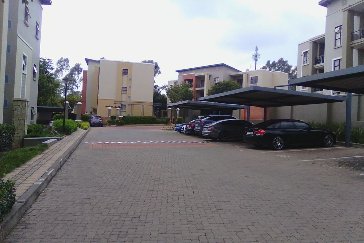 Apartment For Sale in Douglasdale - Photo 3