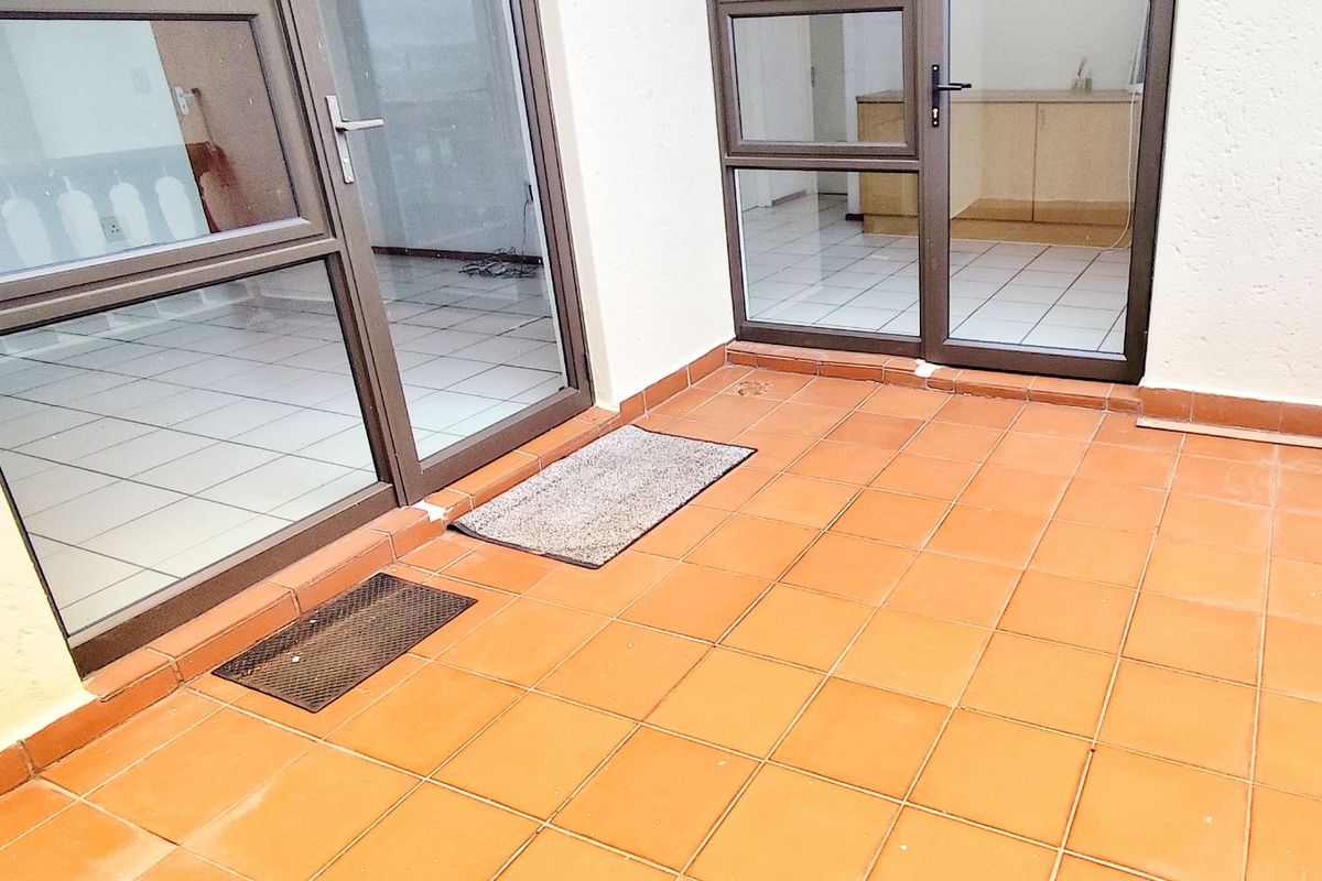 Apartment For Sale in Constantia Kloof - Photo 5