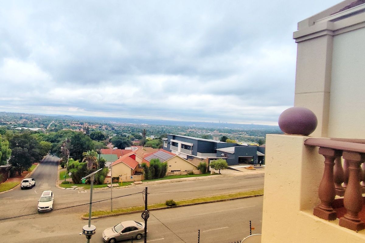 Apartment For Sale in Constantia Kloof - Photo 3