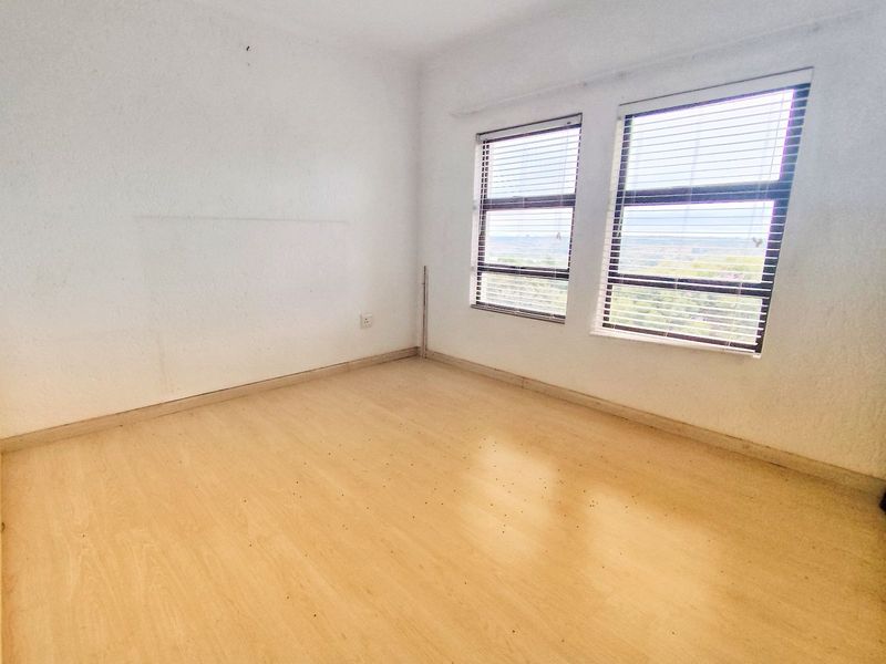 Apartment For Sale in Constantia Kloof - Photo 10