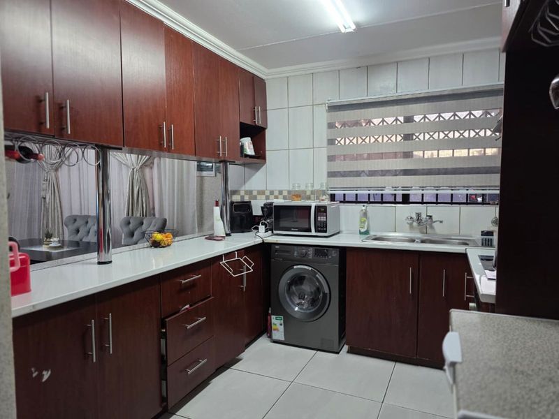 House For Sale in Karenpark - Photo 5