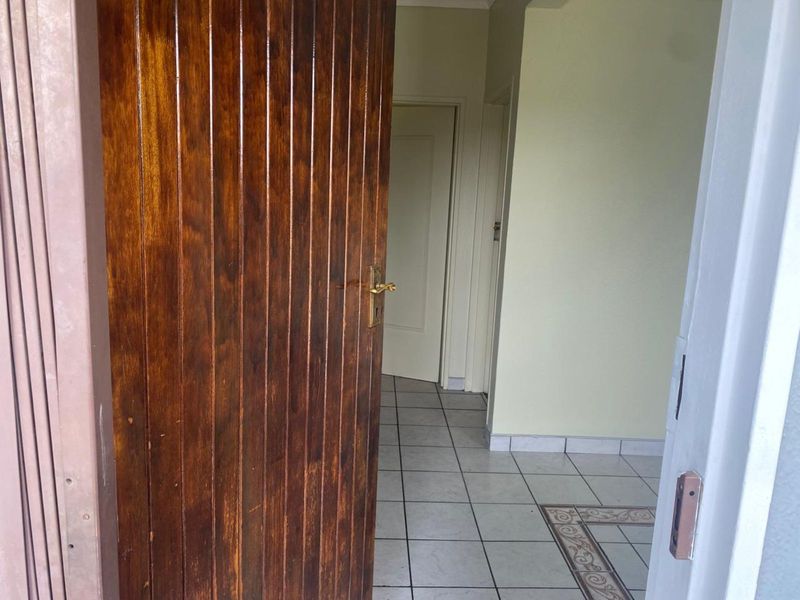 Apartment For Sale in Sharonlea - Photo 3