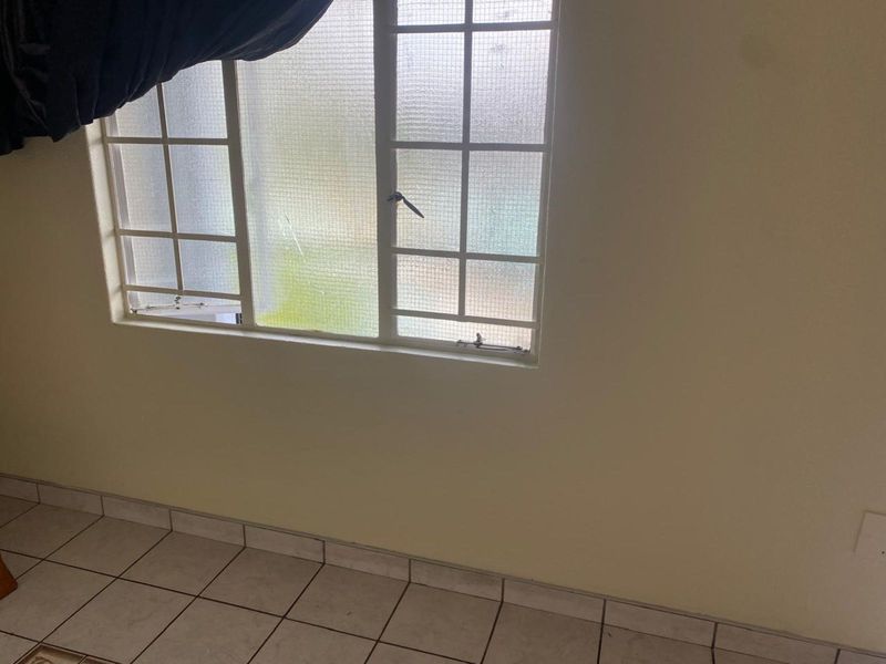 Apartment For Sale in Sharonlea - Photo 6