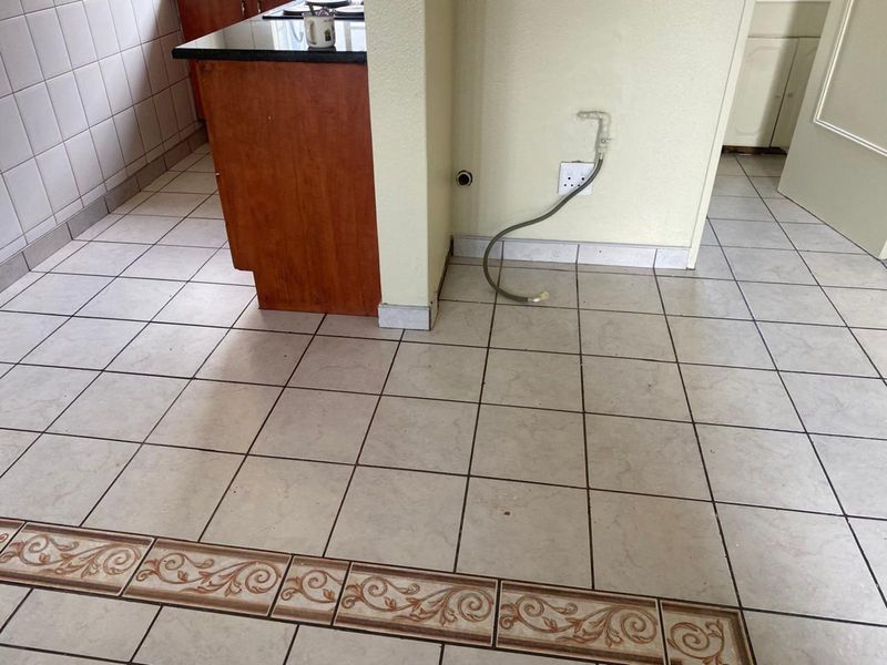 Apartment For Sale in Sharonlea - Photo 5