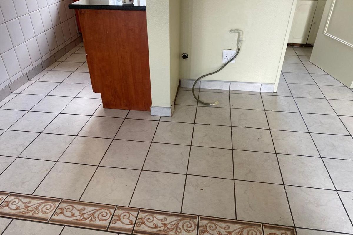 Apartment For Sale in Sharonlea - Photo 5