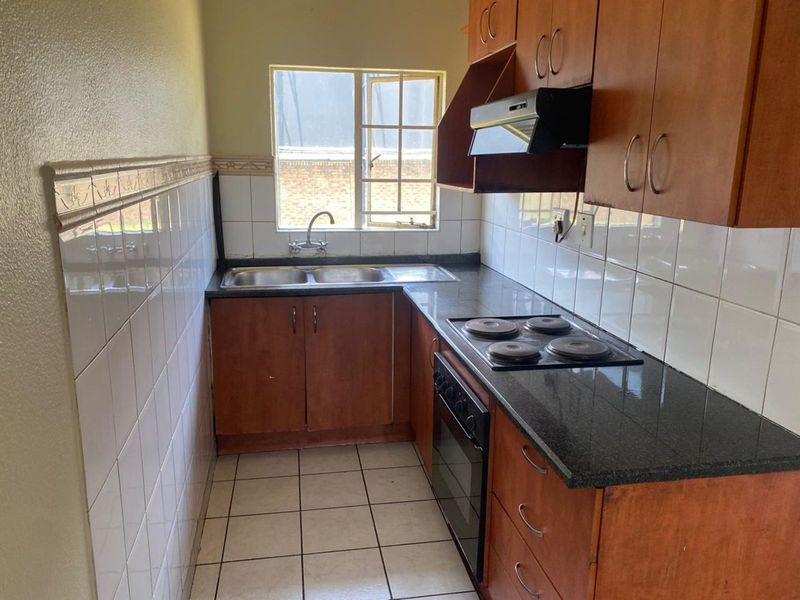 Apartment For Sale in Sharonlea - Photo 4