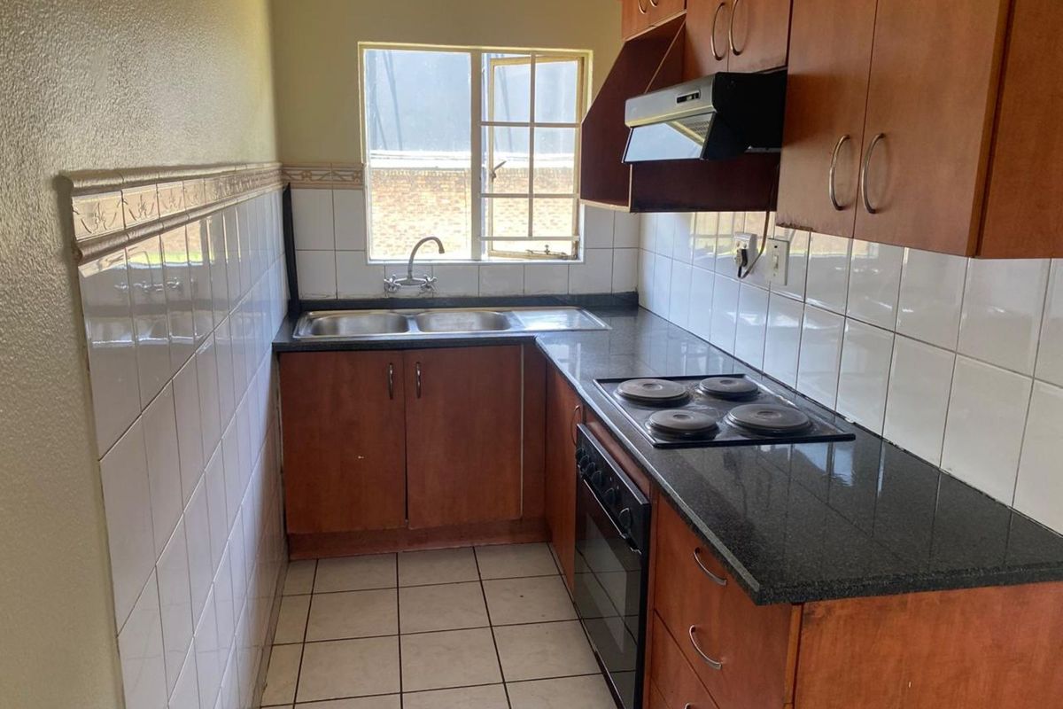 Apartment For Sale in Sharonlea - Photo 4