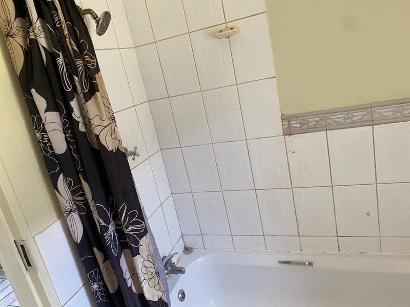 Apartment For Sale in Sharonlea - Photo 9