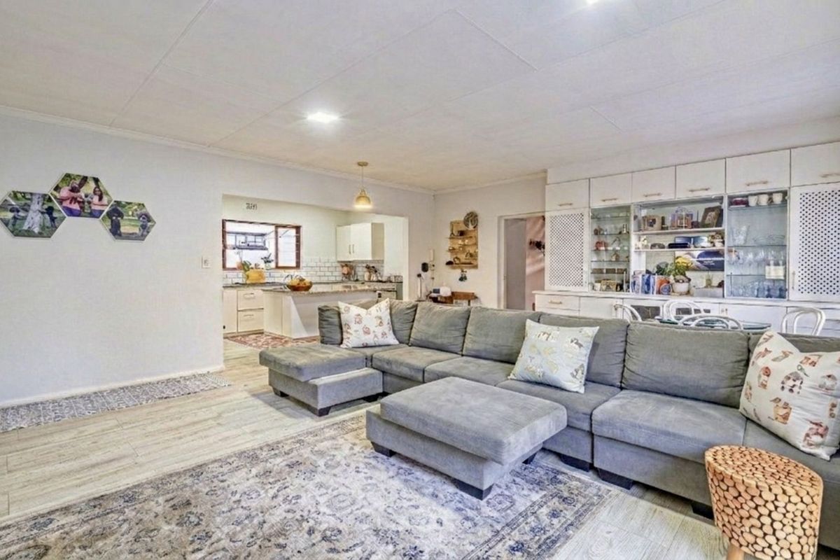 House For Sale in Lonehill - Photo 5