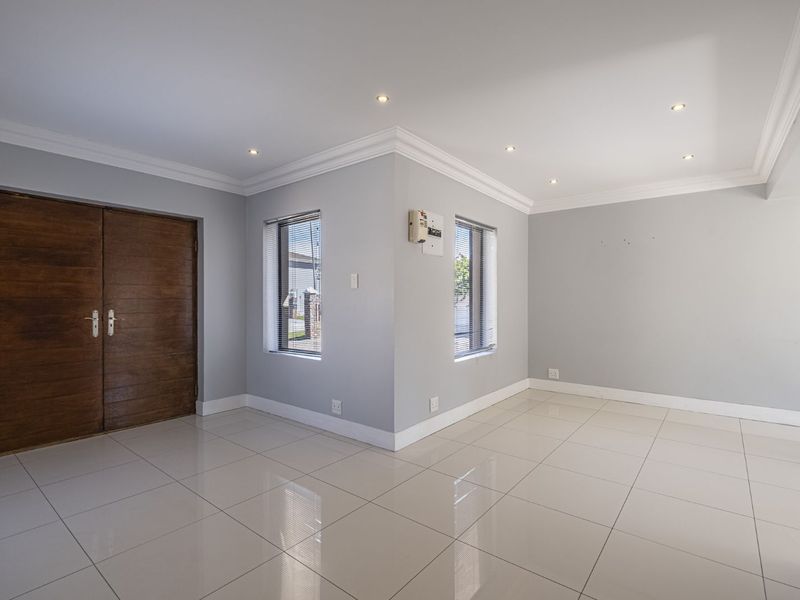 House For Sale in Broadwood - Photo 10