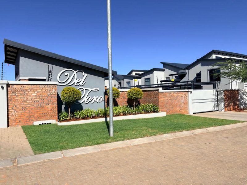 House For Sale in El Toro Park - Photo 2