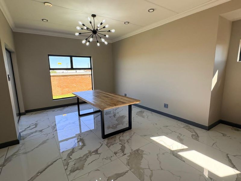 House For Sale in El Toro Park - Photo 8