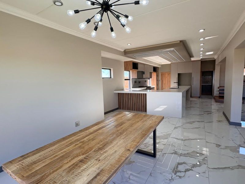 House For Sale in El Toro Park - Photo 7