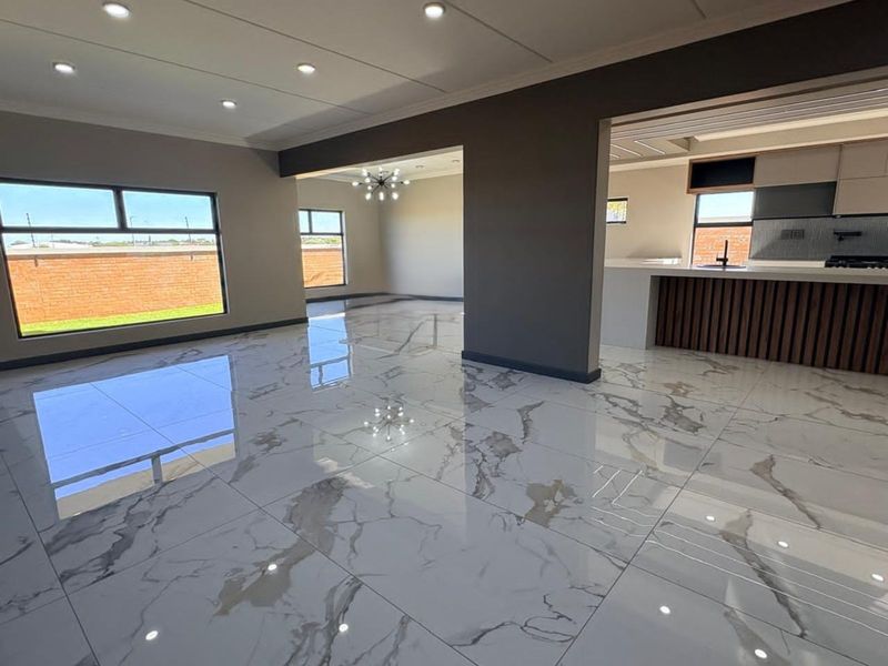 House For Sale in El Toro Park - Photo 5