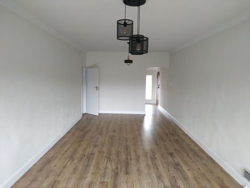 Apartment For Sale in Woodmead - Photo 10