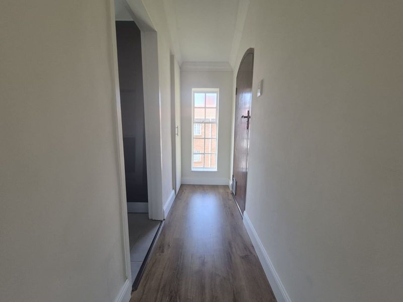 Apartment For Sale in Woodmead - Photo 5