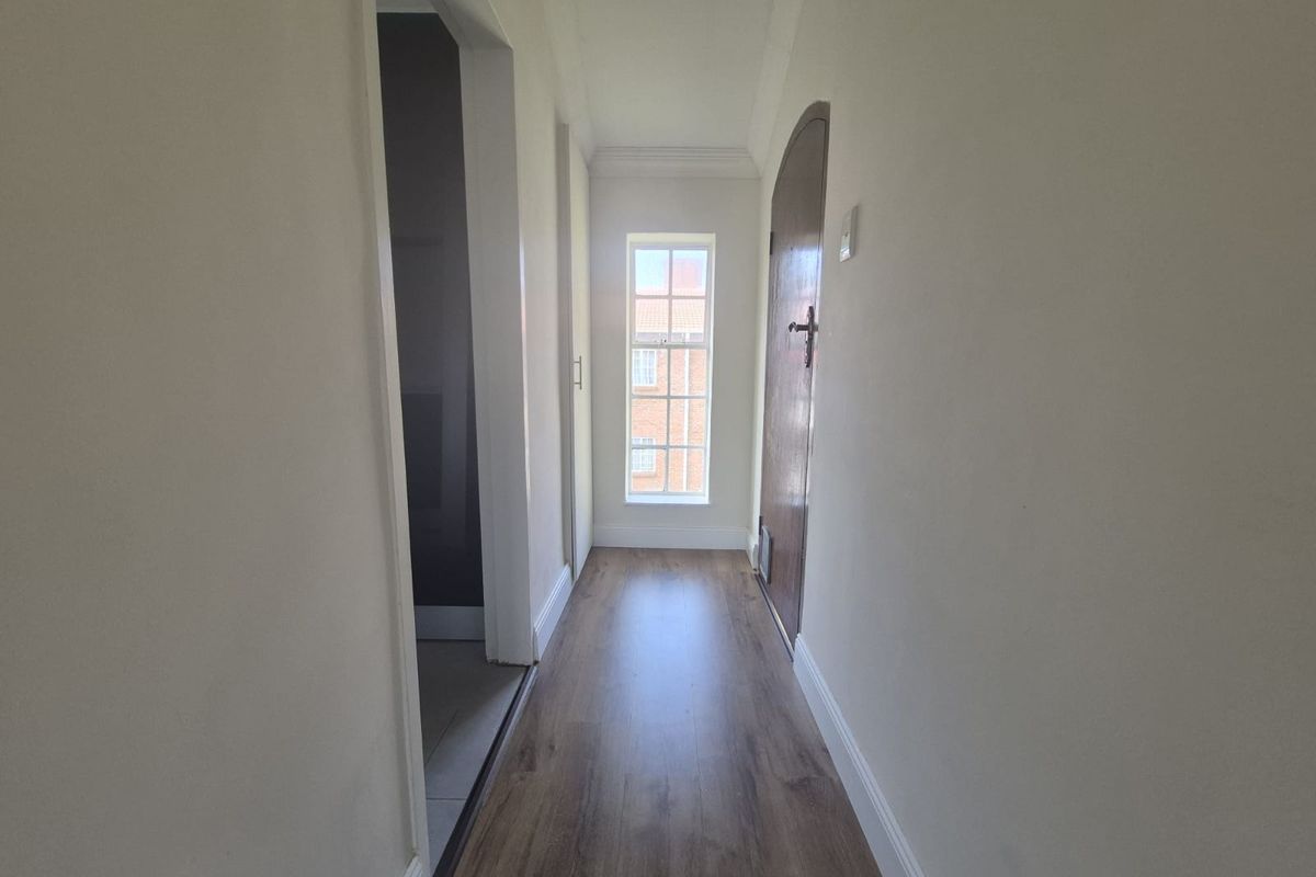 Apartment For Sale in Woodmead - Photo 5