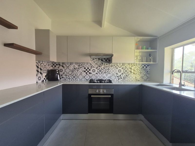 Apartment For Sale in Woodmead - Photo 1