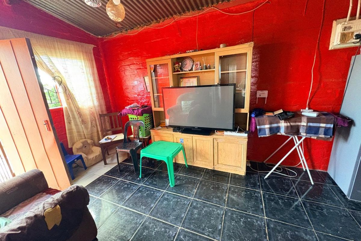 House For Sale in Roodepan - Photo 5