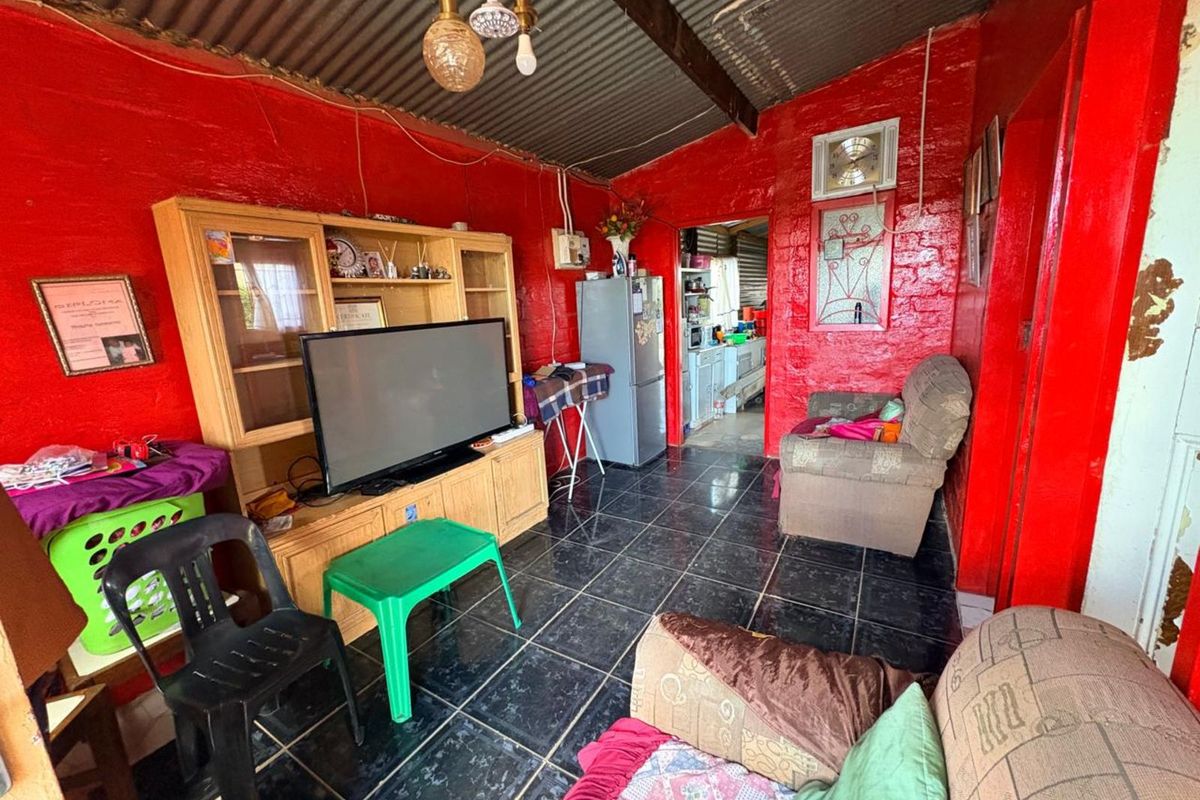 House For Sale in Roodepan - Photo 4