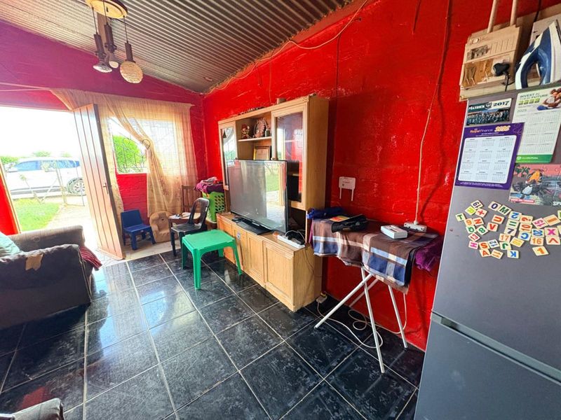 House For Sale in Roodepan - Photo 6