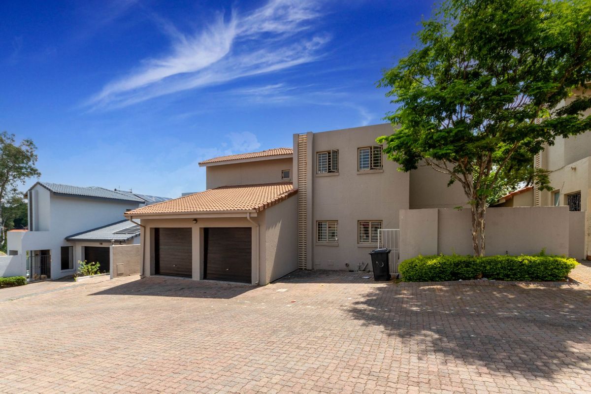 House For Sale in North Riding - Photo 2