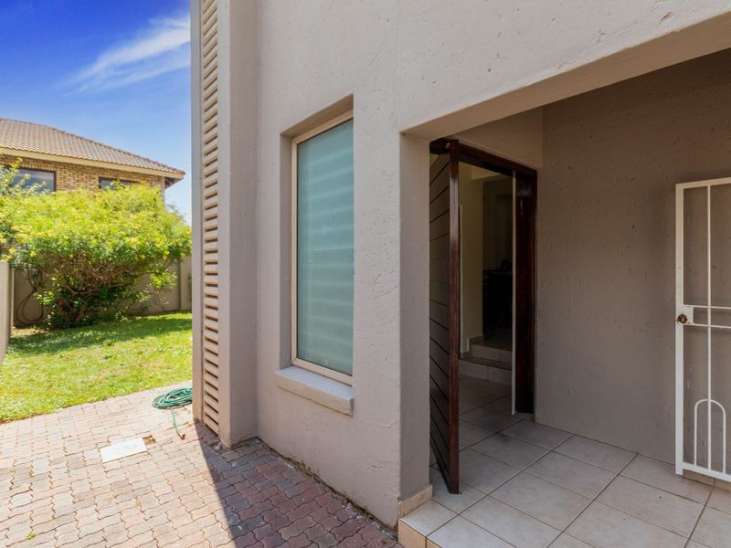 House For Sale in North Riding - Photo 3