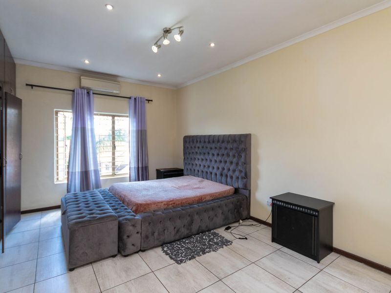 House For Sale in North Riding - Photo 7