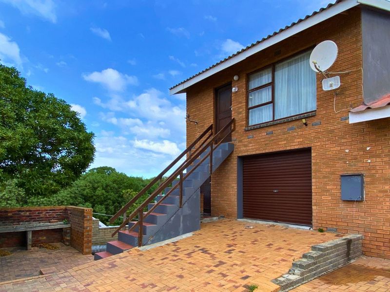 House For Sale in Pearly Beach - Photo 2