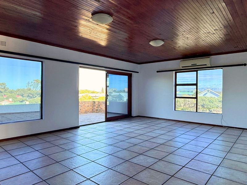 House For Sale in Pearly Beach - Photo 9