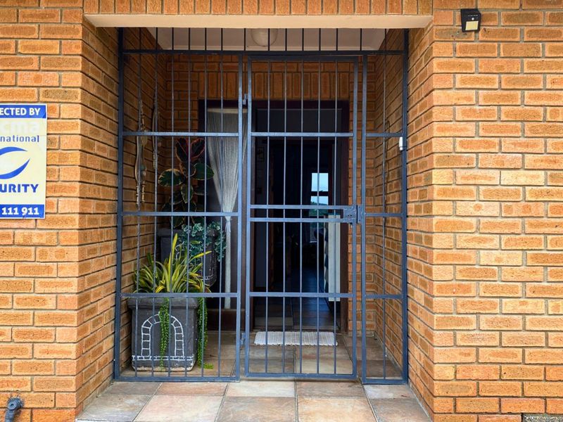 House For Sale in Pearly Beach - Photo 4