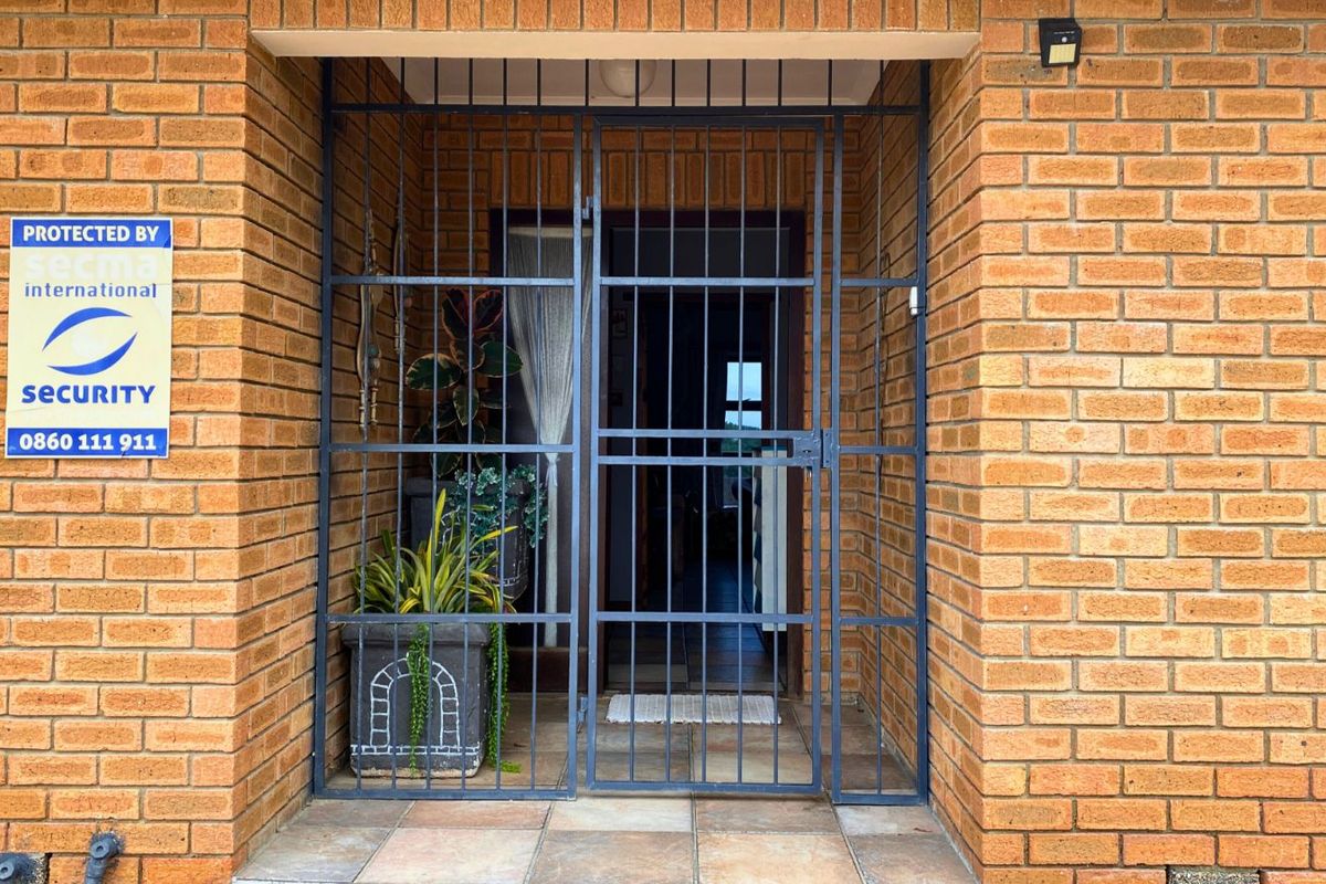 House For Sale in Pearly Beach - Photo 4