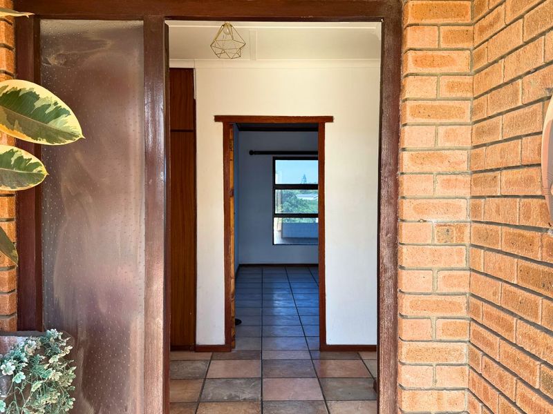 House For Sale in Pearly Beach - Photo 5