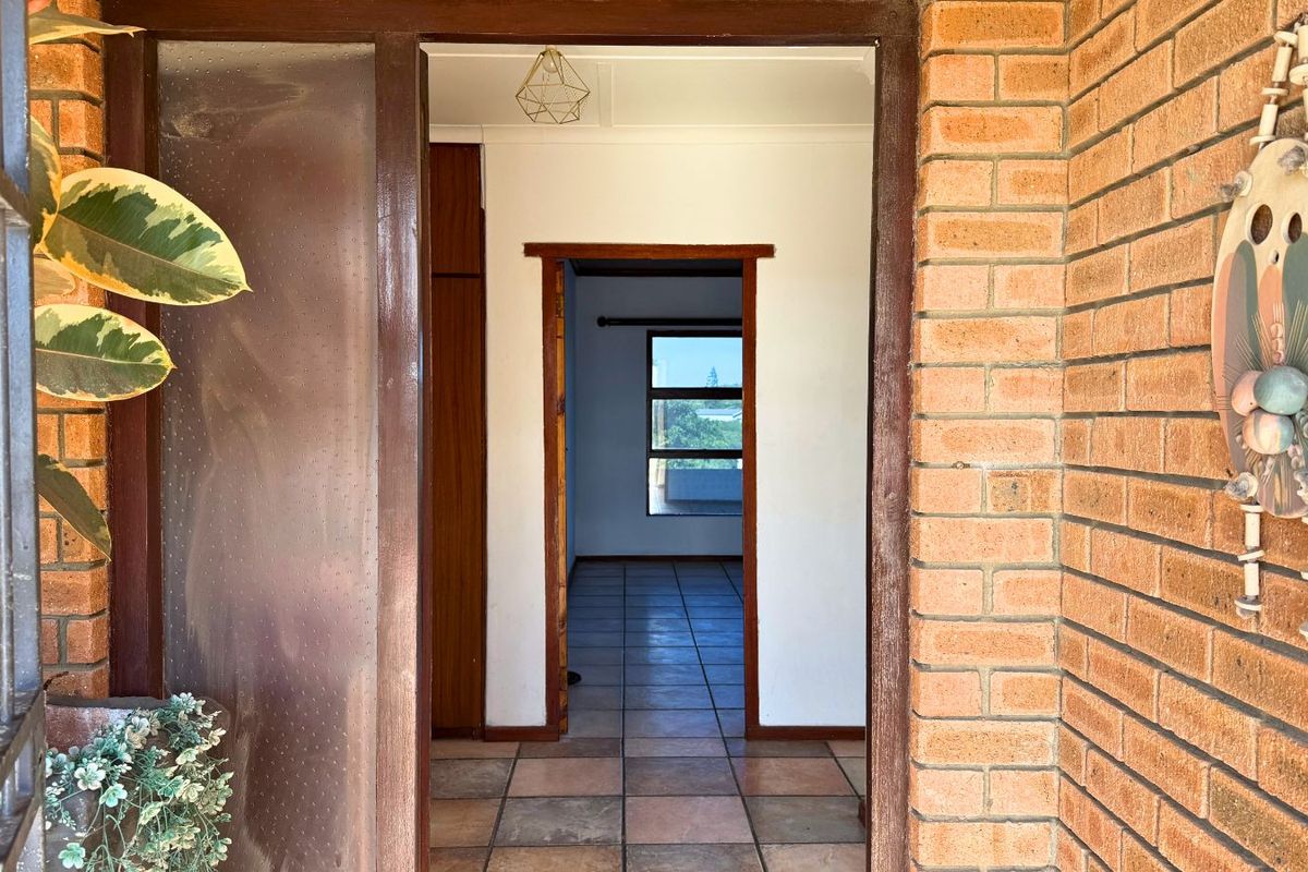House For Sale in Pearly Beach - Photo 5