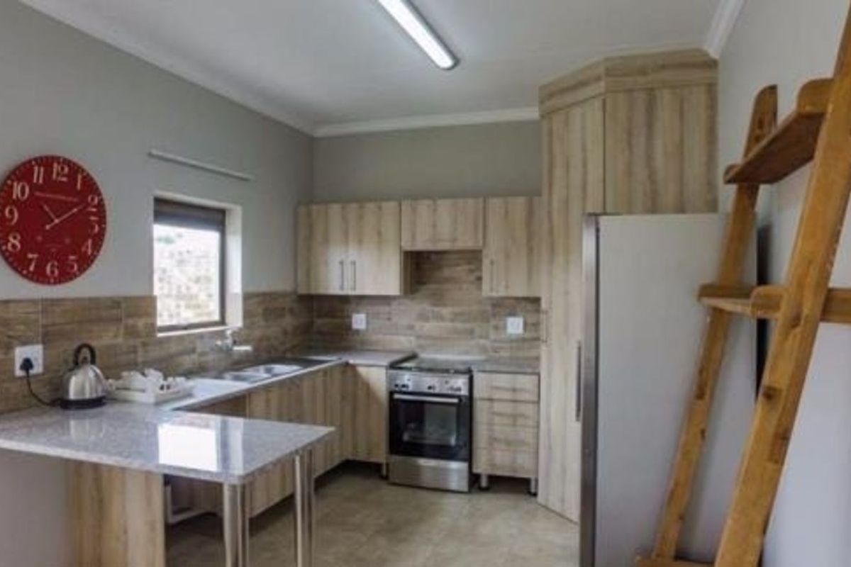 House For Sale in Terra Nova - Photo 3