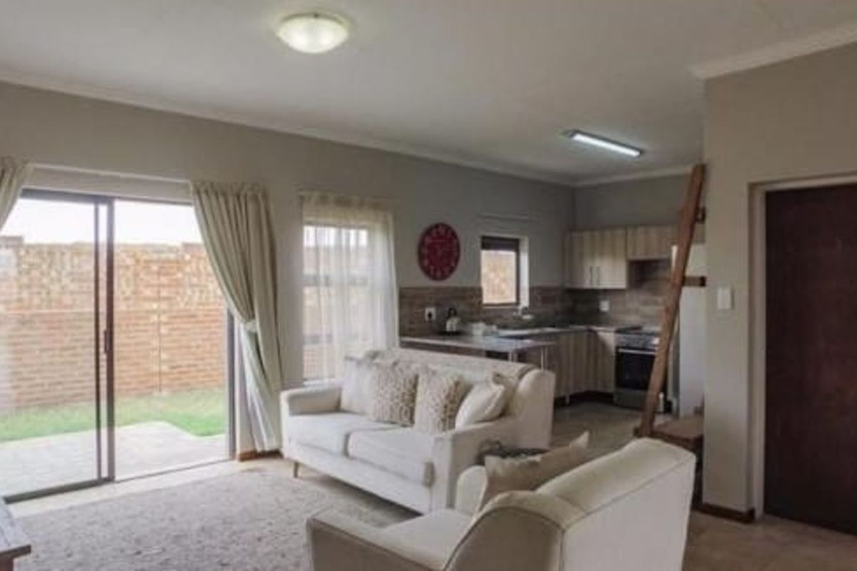 House For Sale in Terra Nova - Photo 2