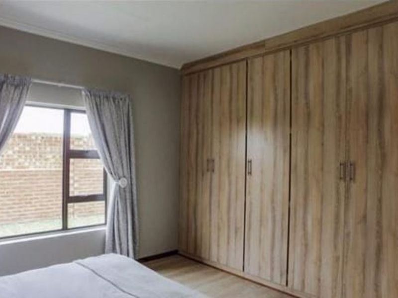 House For Sale in Terra Nova - Photo 5