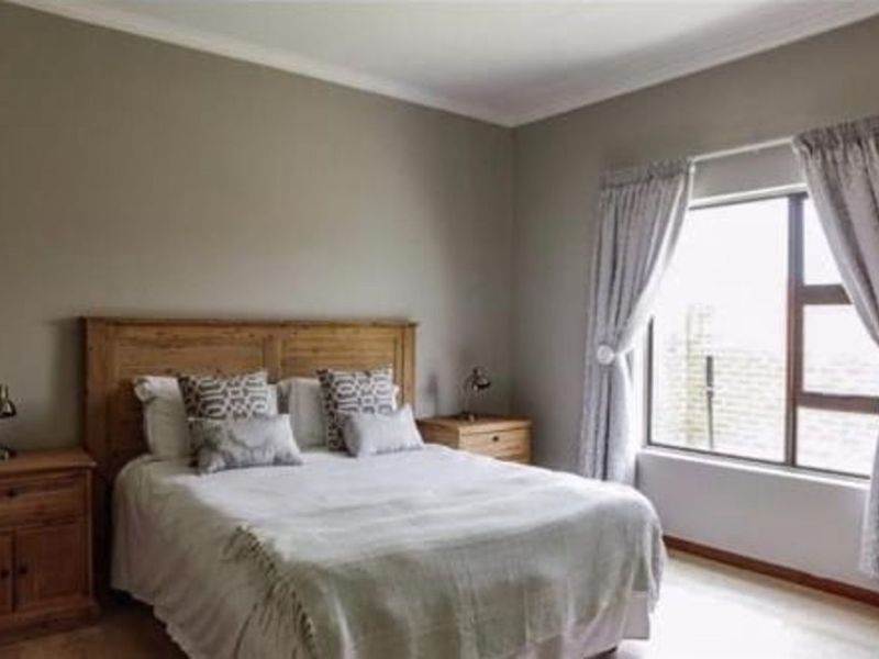 House For Sale in Terra Nova - Photo 6