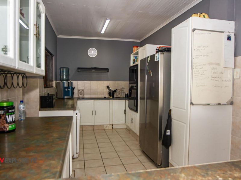 House For Sale in Theescombe - Photo 5