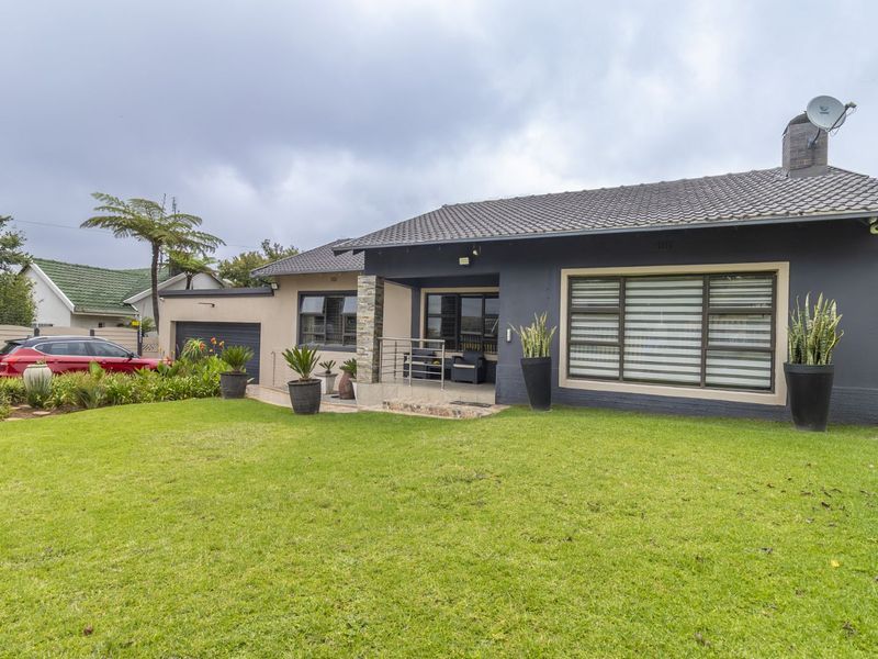 House For Sale in Discovery - Photo 2