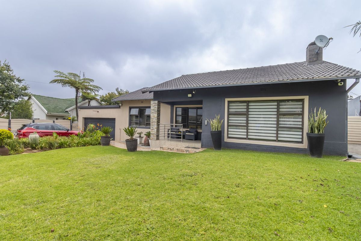 House For Sale in Discovery - Photo 2