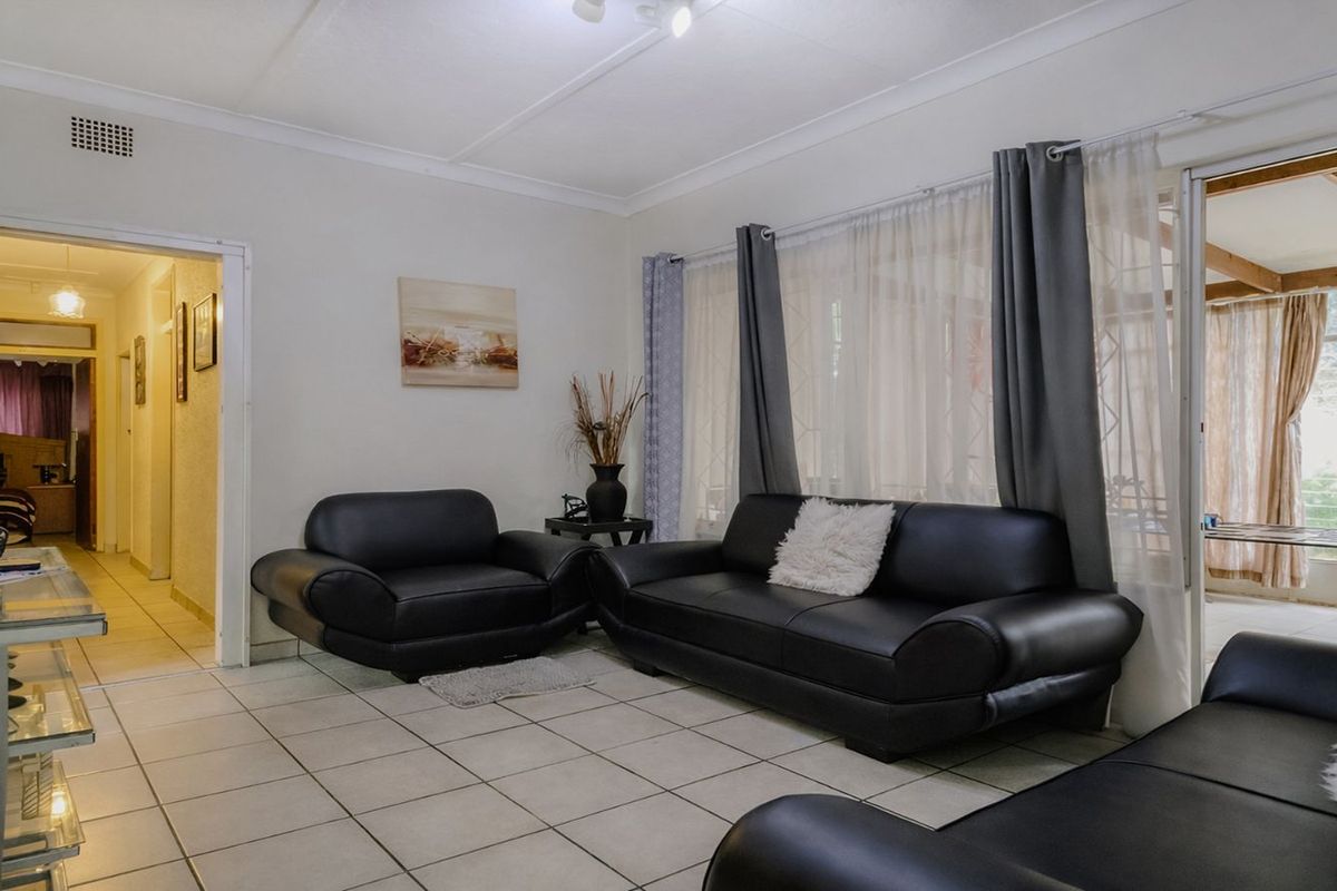 House For Sale in Horison - Photo 2