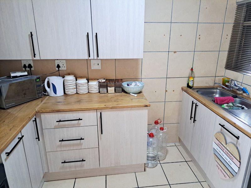 Apartment For Sale in Silverton - Photo 9