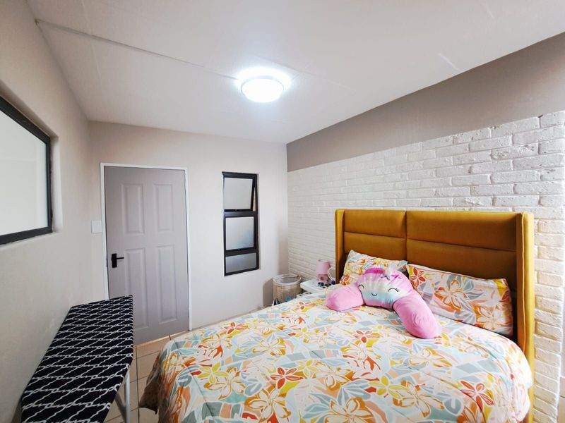 Apartment For Sale in Silverton - Photo 3