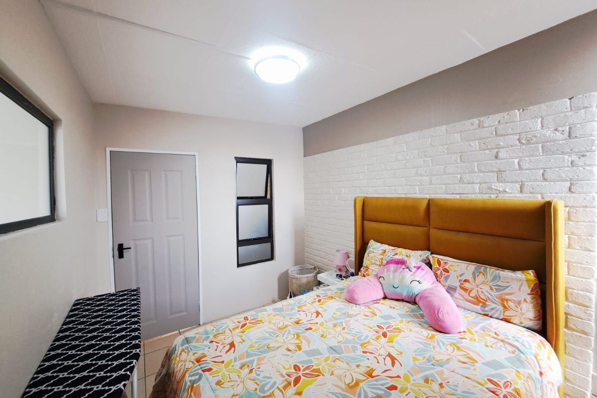 Apartment For Sale in Silverton - Photo 3