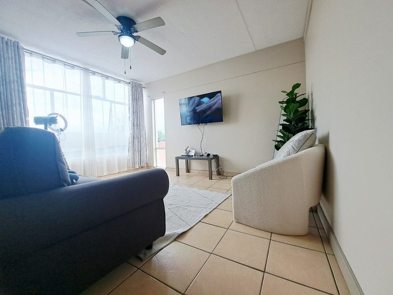 Apartment For Sale in Silverton - Photo 2