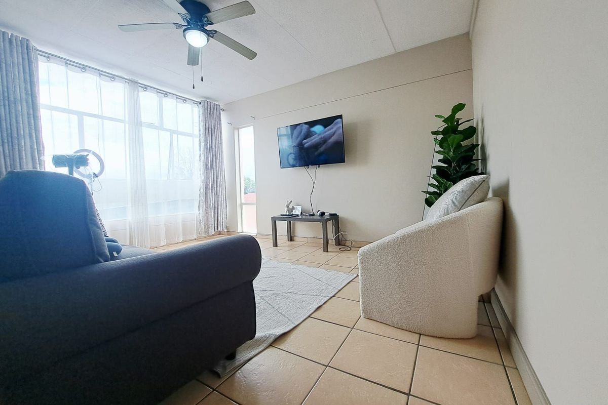 Apartment For Sale in Silverton - Photo 2