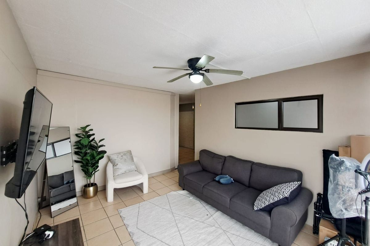 Apartment For Sale in Silverton - Photo 5